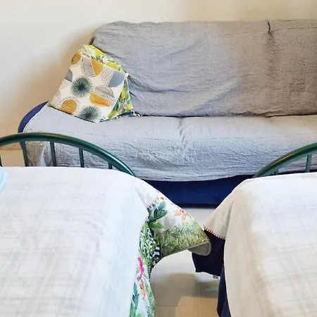 Of 3 In The Area Near To The Center Of شقة بيرودجا