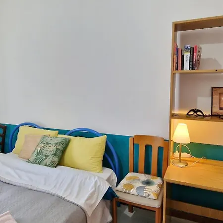 Of 3 In The Area Near To The Center Of