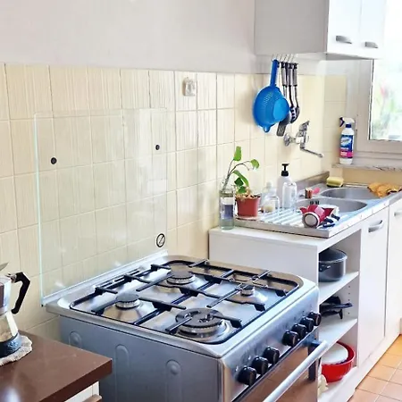 Of 3 In The Area Near To The Center Of