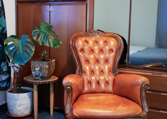 Of 3 In The Area Near To The Center Of