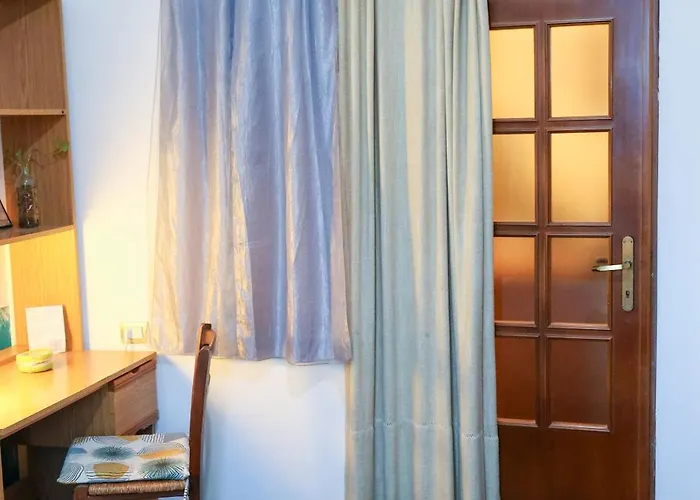 Of 3 In The Area Near To The Center Of *